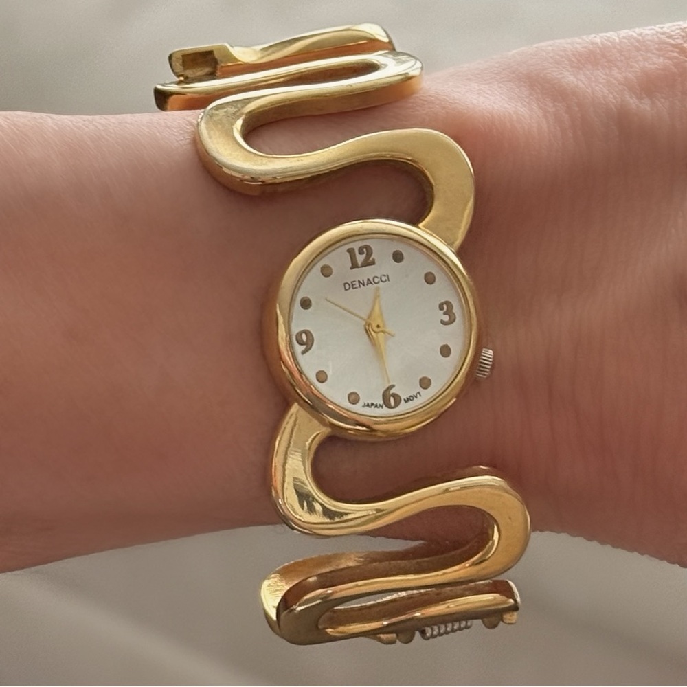 Denacci Bangle Gold Tone Spring Clasp Watch - Picture 2 of 7